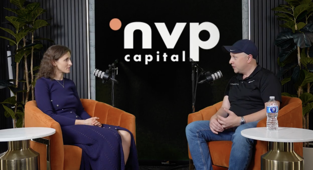 Between Two Quarters feat Stas Bojourkha, founder and CEO of Compyl, on building enterprise security software, finding product-market fit in GRC platform